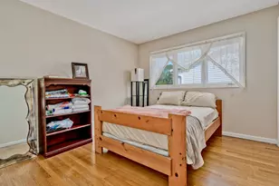 1121 N Greenfield Ln, Mount Prospect, IL 60056 - Photo 16