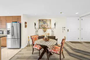 727 Maplewood Ct, Willowbrook, IL 60527 - Photo 6