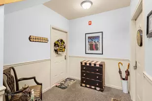 727 Maplewood Ct, Willowbrook, IL 60527 - Photo 2