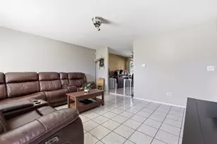 1160 Case Ln, Elgin, IL 60120 - Photo 2