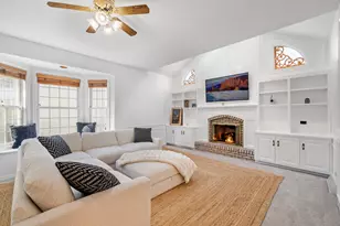 2715 Wendy Dr, Naperville, IL 60565 - Photo 10