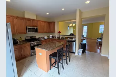2225 S Crambourne Way, Arlington Heights, IL 60005 - Photo 2