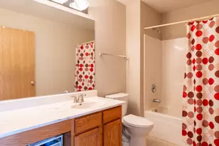 2333 Stoughton Cir, Aurora, IL 60502 - Photo 16