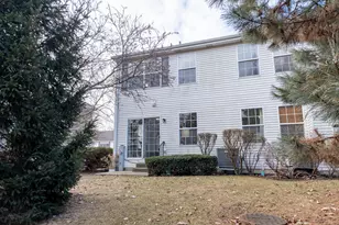 2333 Stoughton Cir, Aurora, IL 60502 - Photo 18