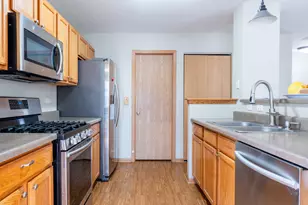 2333 Stoughton Cir, Aurora, IL 60502 - Photo 2