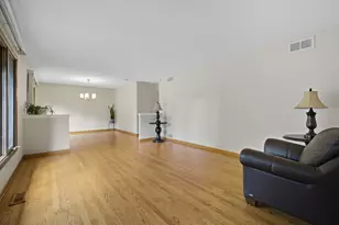 26587 N Cherrywood Ln, Wauconda, IL 60084 - Photo 6