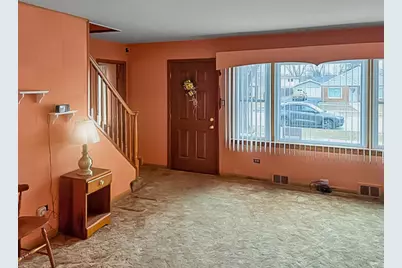 10812 Princess Avenue, Chicago Ridge, IL 60415 - Photo 2