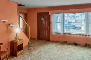 10812 Princess Ave, Chicago Ridge, IL 60415 - Photo 2