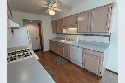 1264 Sandhurst Lane, South Elgin, IL 60177 - Photo 2