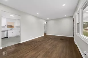 10854 Lyman Ave, Chicago Ridge, IL 60415 - Photo 4