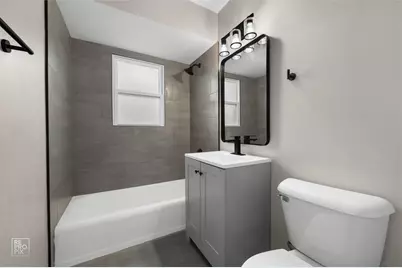10854 Lyman Avenue, Chicago Ridge, IL 60415 - Photo 8