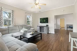 519 S Center St, Plano, IL 60545 - Photo 4