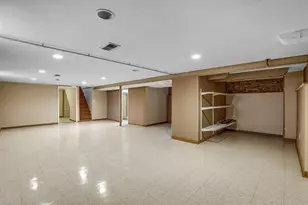 2849 W Fletcher St, Chicago, IL 60618 - Photo 18