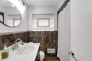 2849 W Fletcher St, Chicago, IL 60618 - Photo 16