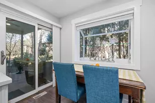 200 Brookside Ln, Willowbrook, IL 60527 - Photo 10