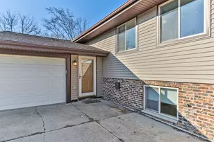 1421 Norwell Ln, Schaumburg, IL 60193 - Photo 2