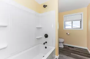 1421 Norwell Ln, Schaumburg, IL 60193 - Photo 14