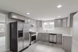 1816 Hebron Ave, Zion, IL 60099 - Photo 6