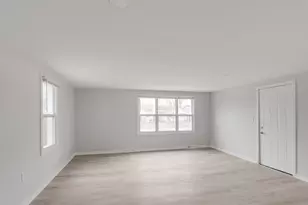 1816 Hebron Ave, Zion, IL 60099 - Photo 2