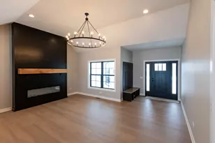 9295 N Stonewall Dr, Newark, IL 60541 - Photo 4