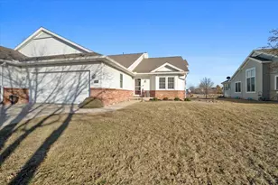 1908 Deer Cove Cc Ct, Normal, IL 61761 - Photo 2