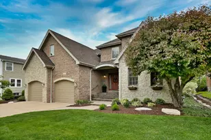 281 E Vallette St, Elmhurst, IL 60126 - Photo 2