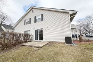 223 Butternut Ln, Streamwood, IL 60107 - Photo 14