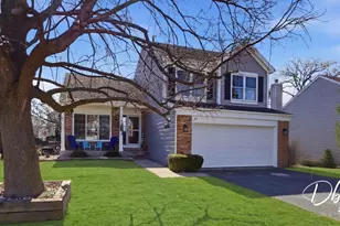 67 W Dahlia Ln, Round Lake Beach, IL 60073 - Photo 2