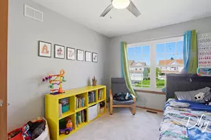 67 W Dahlia Ln, Round Lake Beach, IL 60073 - Photo 42