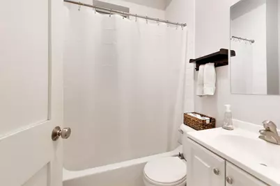 1639 N Claremont Avenue, Chicago, IL 60647 - Photo 18