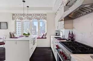 118 E Erie St, Chicago, IL 60611 - Photo 12