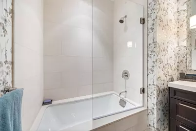 118 E Erie Street #18A, Chicago, IL 60611 - Photo 32