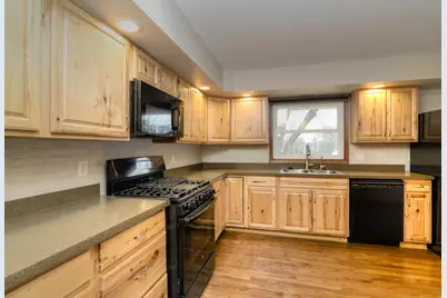 1070 Center Drive, South Elgin, IL 60177 - Photo 8