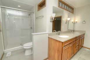 1070 Center Dr, South Elgin, IL 60177 - Photo 18