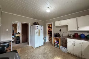 405 E Seminary Ave, Hoopeston, IL 60942 - Photo 14