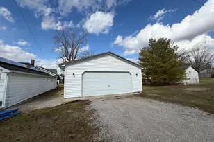 405 E Seminary Ave, Hoopeston, IL 60942 - Photo 38