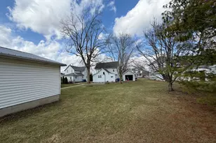405 E Seminary Ave, Hoopeston, IL 60942 - Photo 32