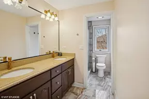 46 Hamilton Ln, Oak Brook, IL 60523 - Photo 34