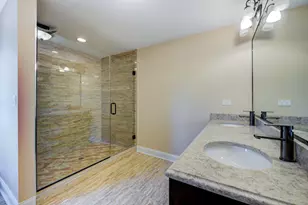 46 Hamilton Ln, Oak Brook, IL 60523 - Photo 32