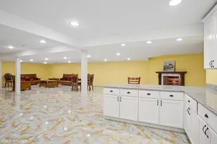 46 Hamilton Ln, Oak Brook, IL 60523 - Photo 40