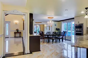 46 Hamilton Ln, Oak Brook, IL 60523 - Photo 10