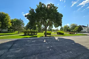 1121 Iron Horse Ct, Elgin, IL 60124 - Photo 1