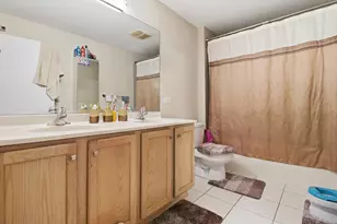830 E Bowen Ave, Chicago, IL 60653 - Photo 10