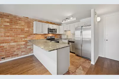 2020 St. Johns Avenue #208, Highland Park, IL 60035 - Photo 8