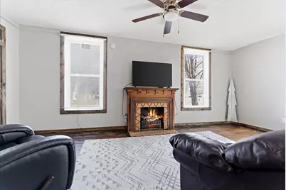 301 N 2nd Avenue, Chenoa, IL 61726 - Photo 12