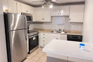 1106 Westover Ln, Schaumburg, IL 60193 - Photo 2