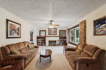 802 Kirkwood Avenue, Winthrop Harbor, IL 60096 - Photo 2