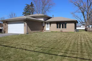 4432 143rd St, Crestwood, IL 60418 - Photo 1