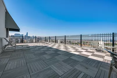 1455 N Sandburg Terrace #2009, Chicago, IL 60610 - Photo 14