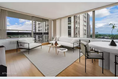 1455 N Sandburg Terrace #2009, Chicago, IL 60610 - Photo 2